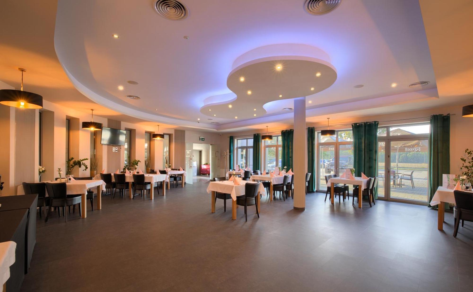 Nova Stodola Hotel Klomnice Exterior photo